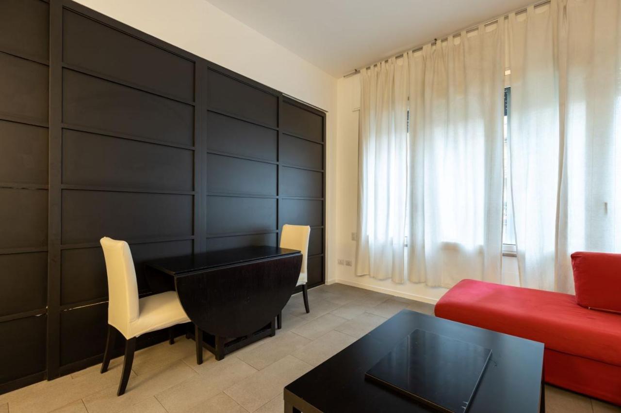 Apartment In Brera-Fatebenefratelli-Porta Nuova-Milano Bagian luar foto