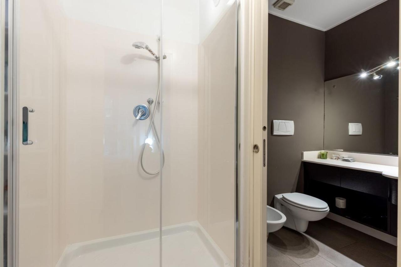 Apartment In Brera-Fatebenefratelli-Porta Nuova-Milano Bagian luar foto